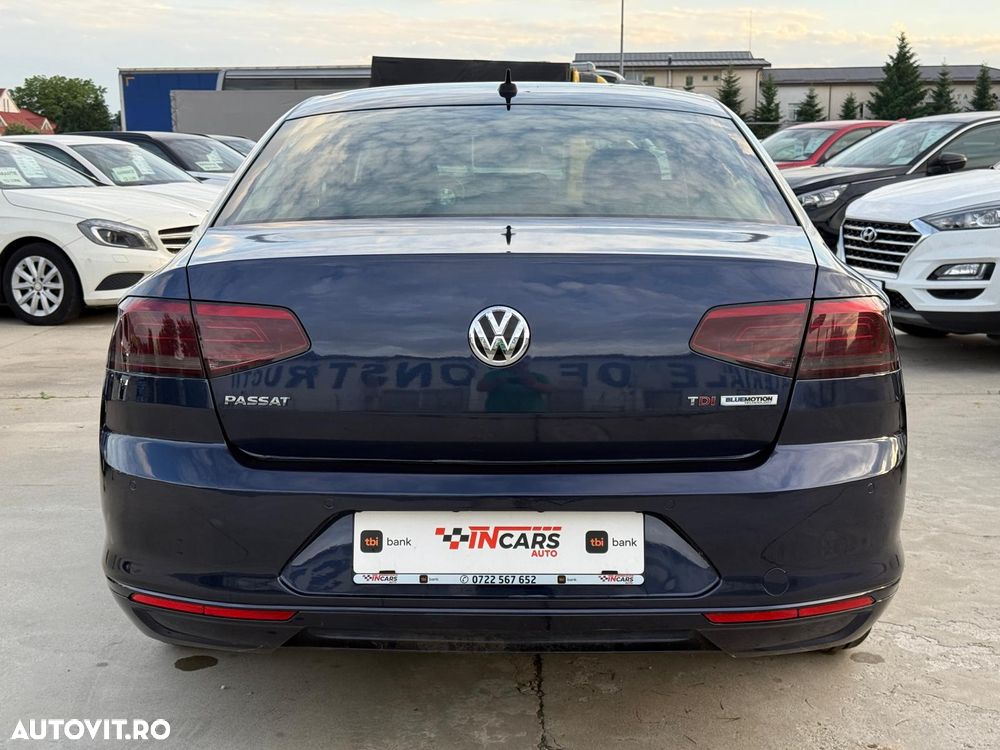 Volkswagen Passat 1.6 TDI (BlueMotion Technology) DSG Comfortline - 12
