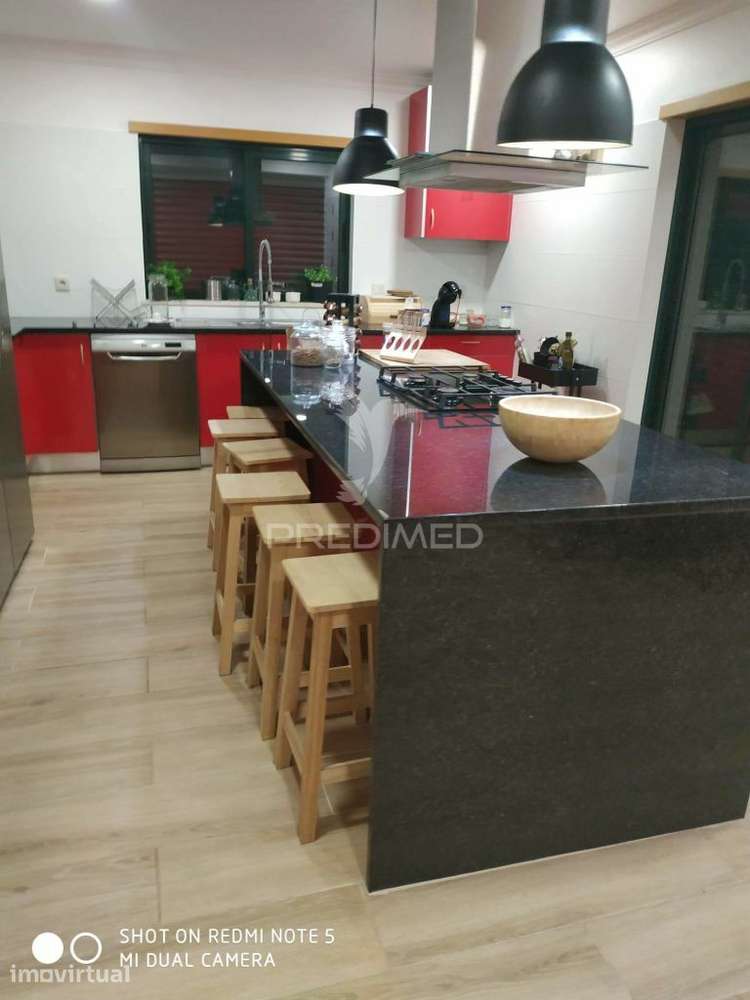 Olhão-Luxuosa Moradia Nova V4  piscina interior privada, ginásio e bbq - Grande imagem: 5/25