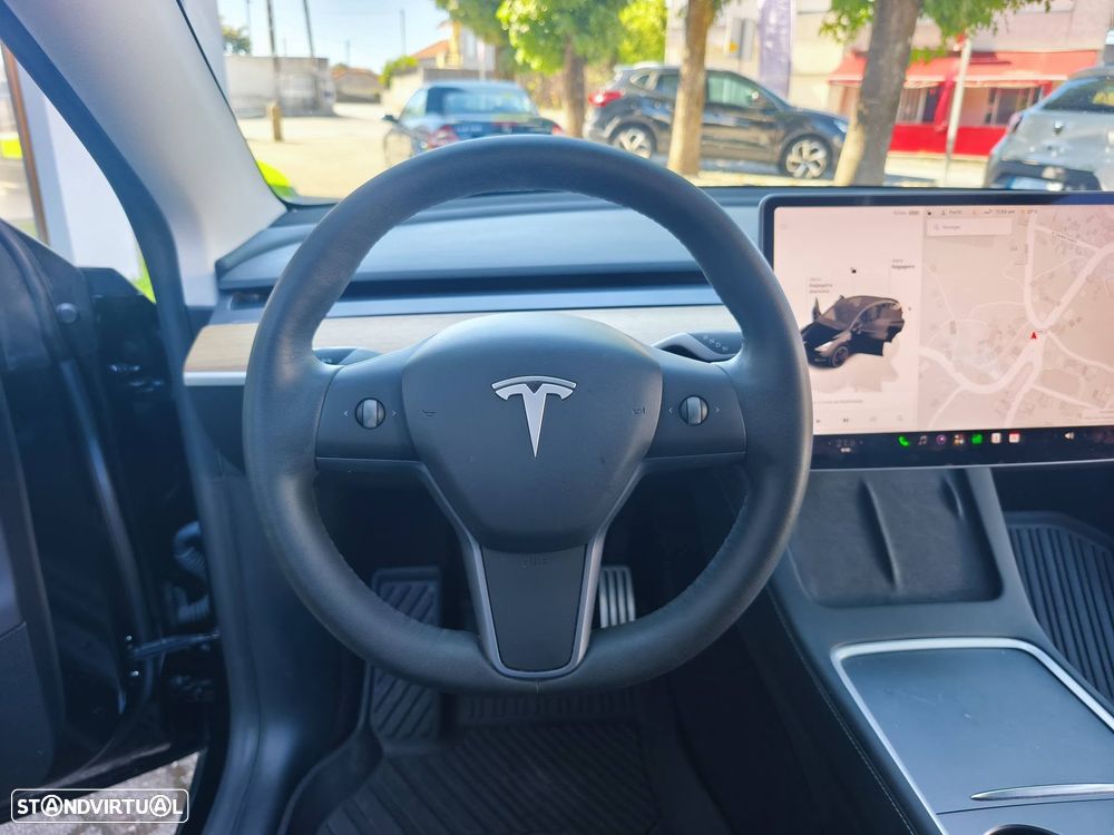 Tesla Model Y Performance Dual Motor AWD - 16