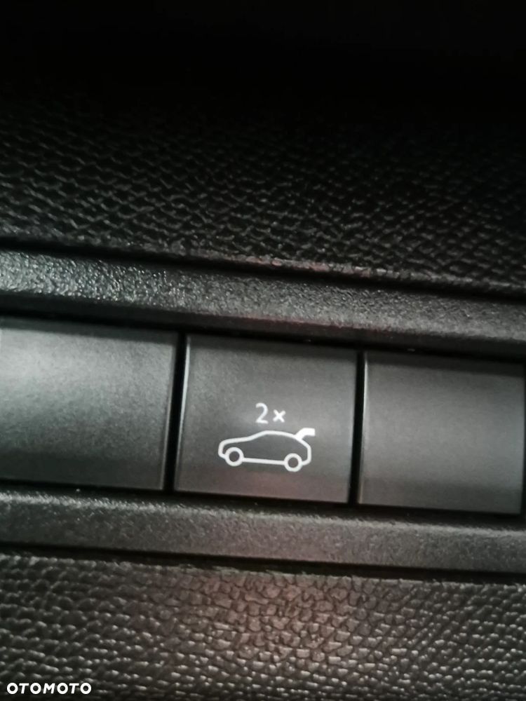 Peugeot 5008 1.6 BlueHDI Allure S&S EAT6 - 18