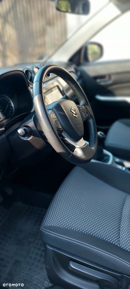 Suzuki Vitara 1.6 Premium 2WD - 28