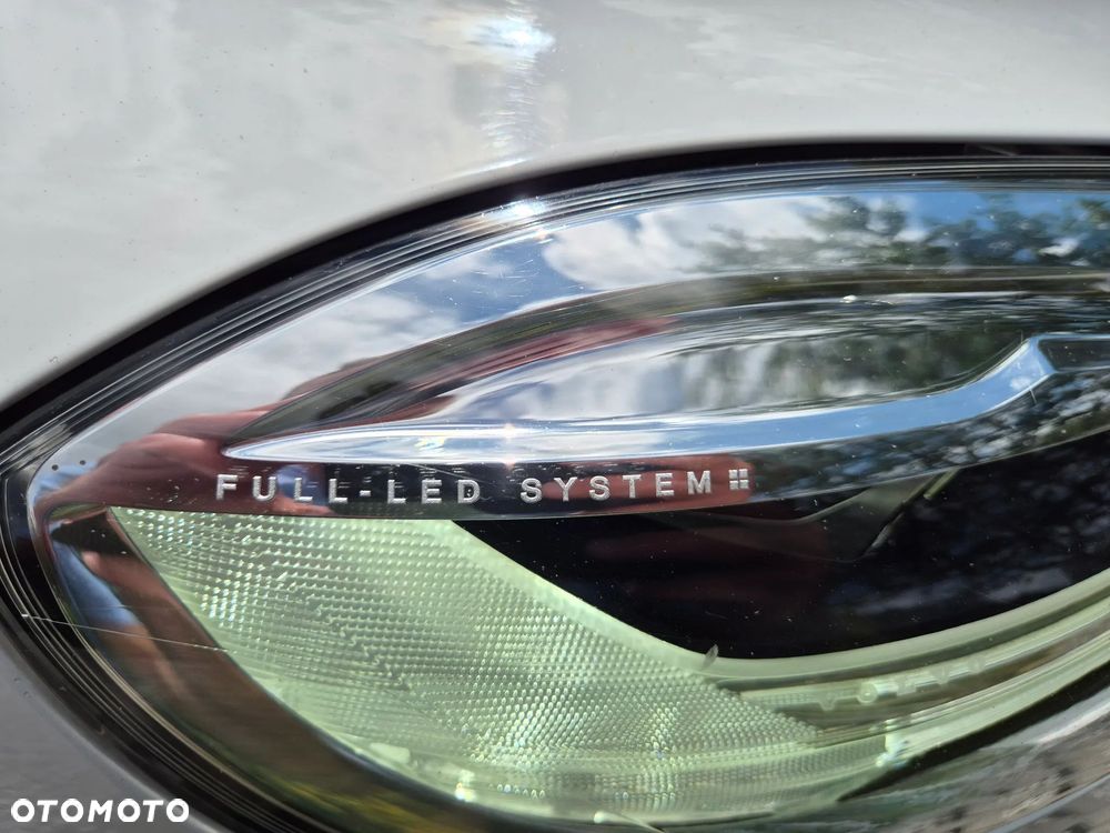 Volvo V40 D2 Drive-E R-Design Momentum - 7