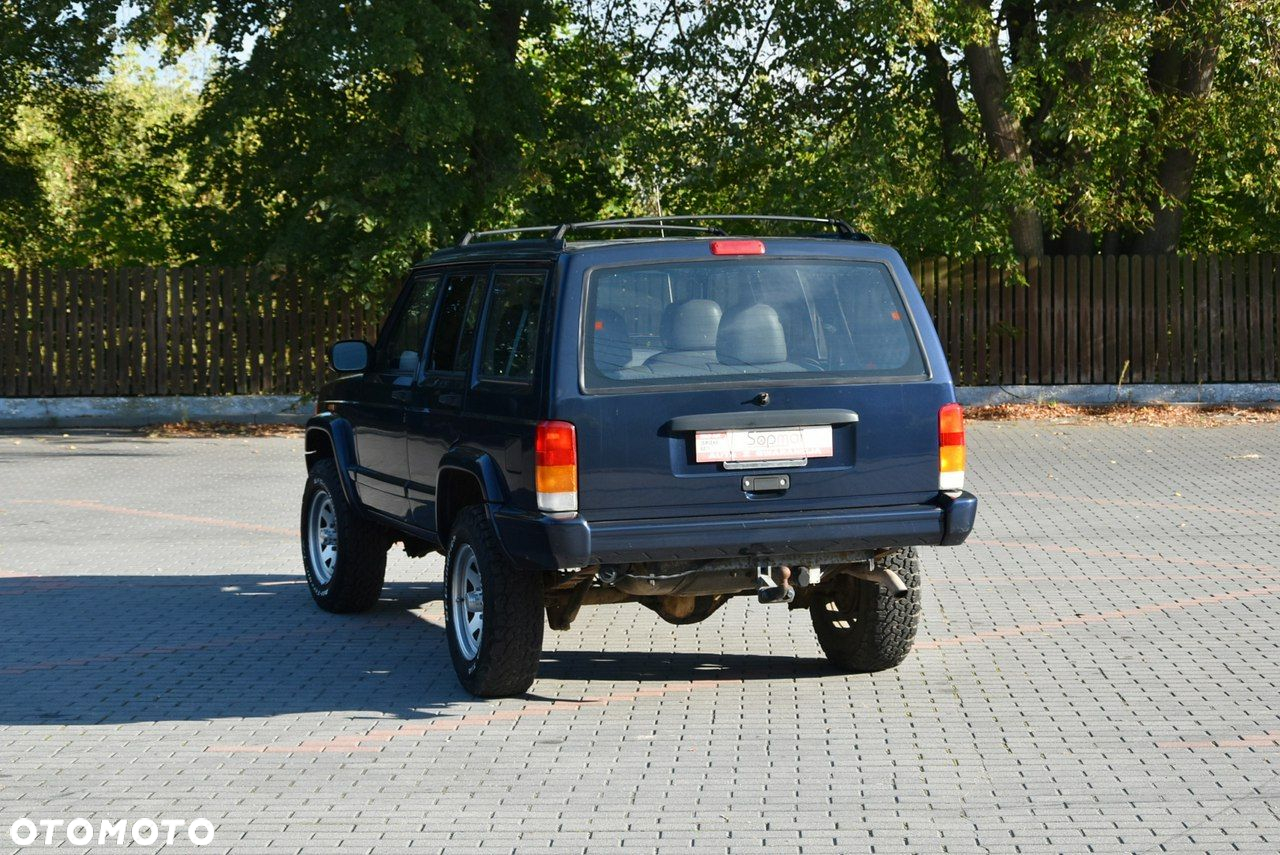 Jeep Cherokee - 17
