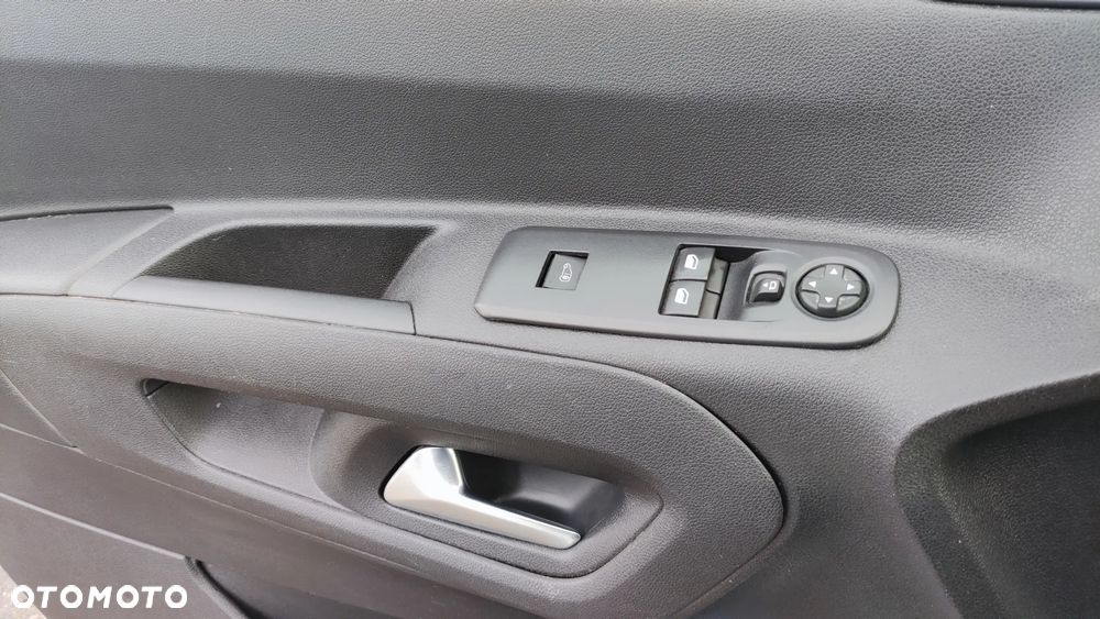 Opel Combo Life - 11