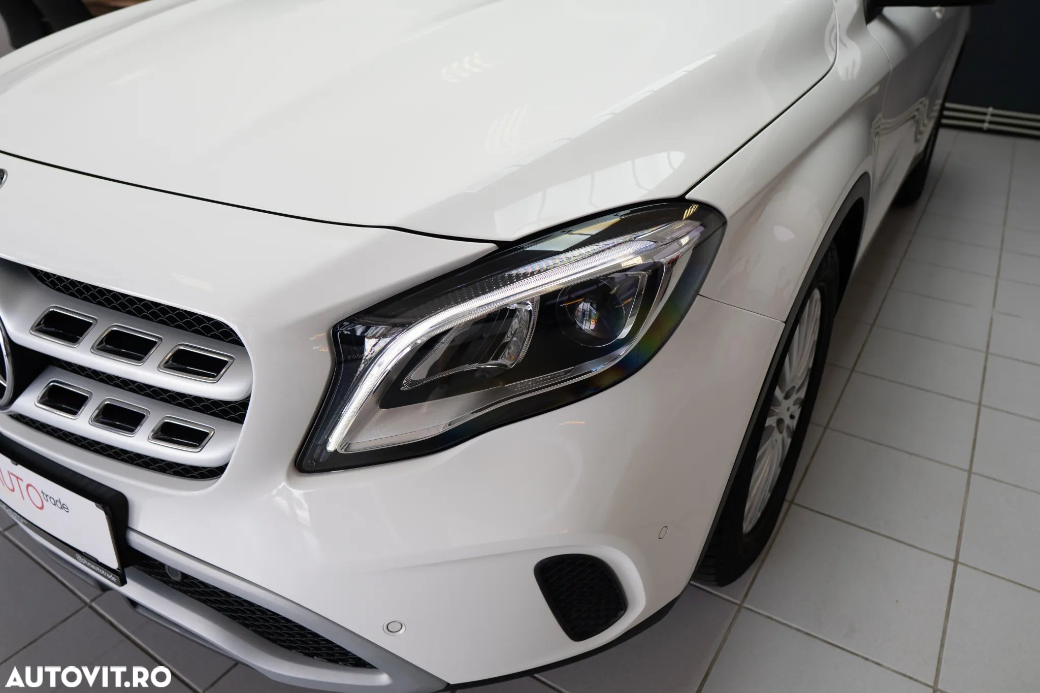 Mercedes-Benz GLA - 9