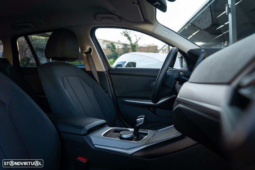 BMW 320 d Line Sport Shadow Auto - 26