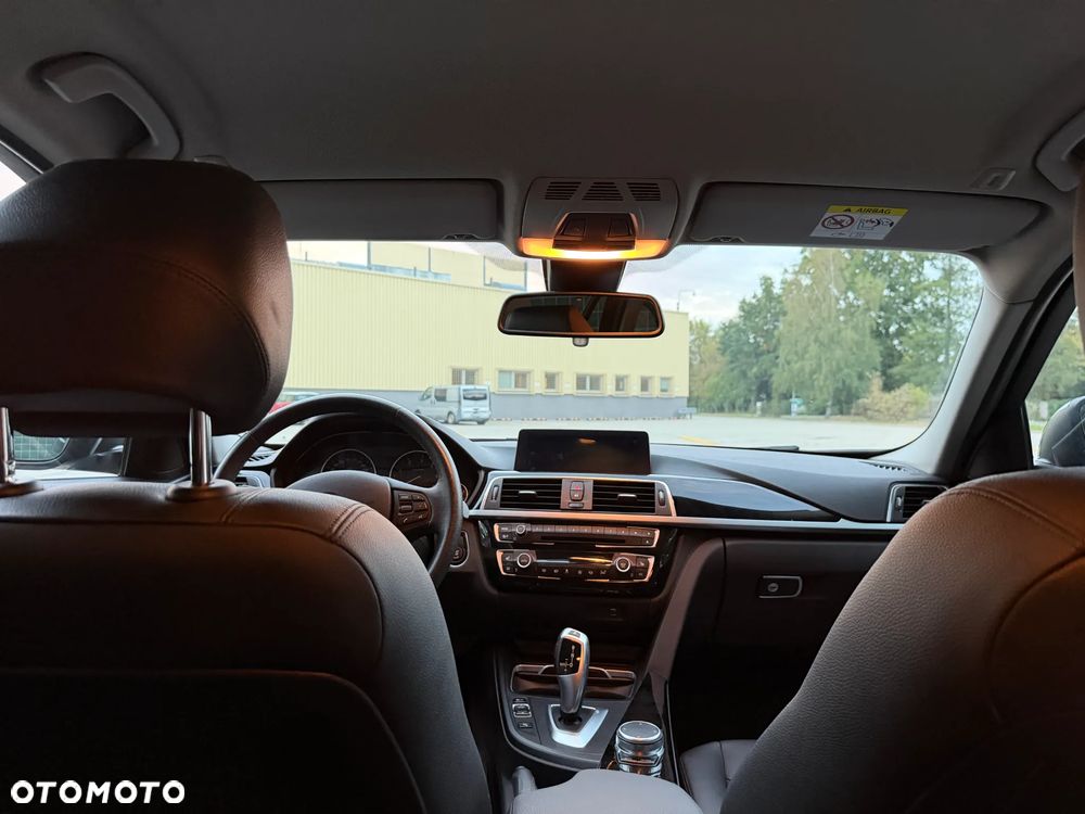 BMW Seria 3 320d Advantage - 24