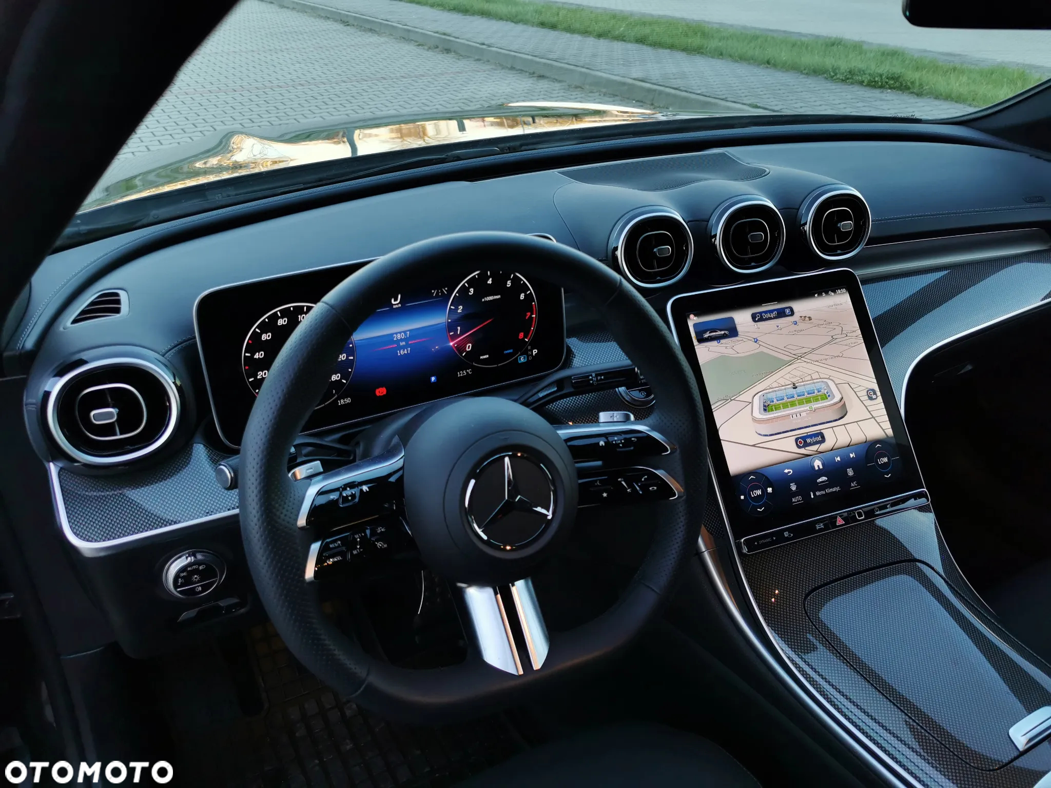 Mercedes-Benz Klasa C 180 mHEV AMG - 9