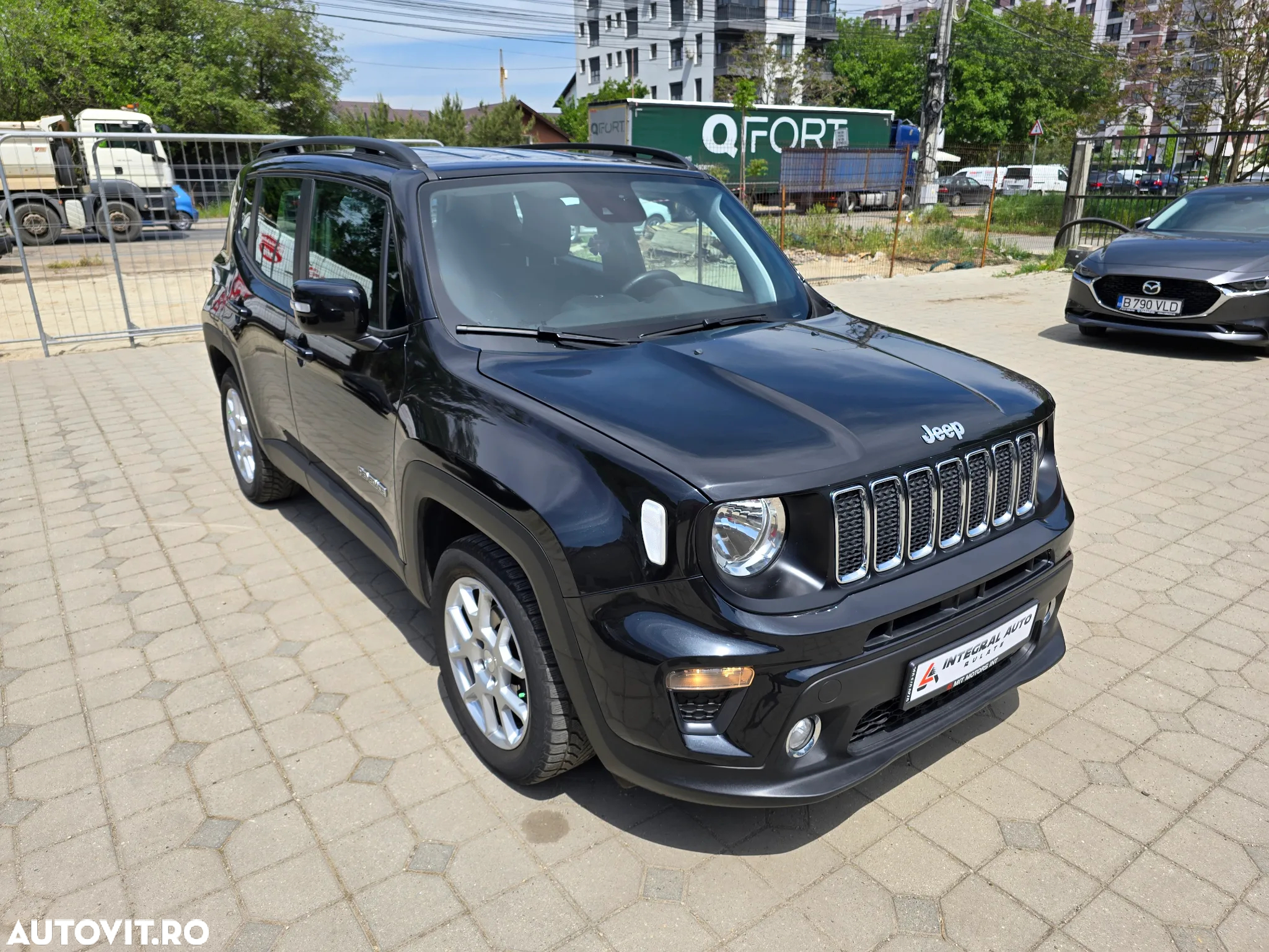 Jeep Renegade 1.0 Turbo 4x2 M6 Longitude - 28