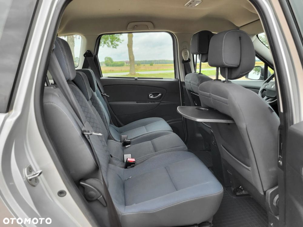 Renault Scenic 1.6 16V 110 Expression - 11