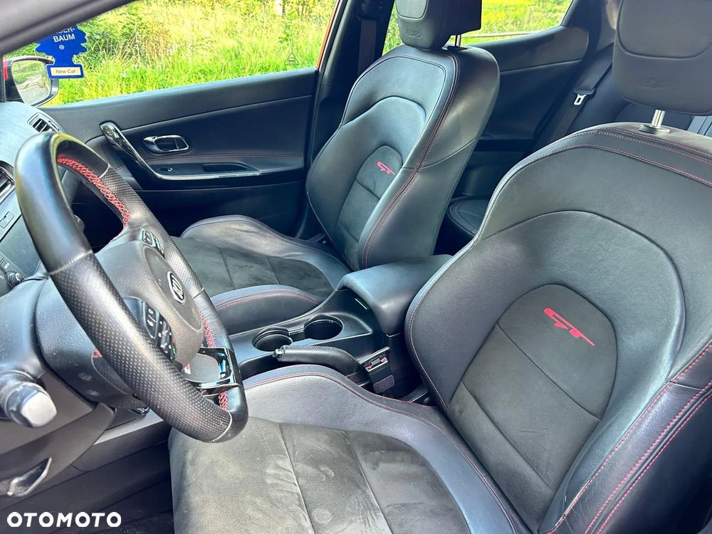 Kia Ceed 1.6 T-GDI GT - 12