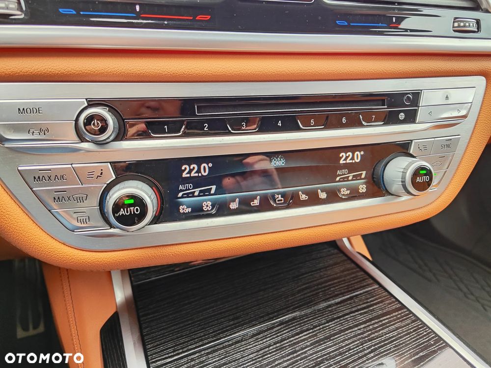 BMW Seria 7 740d xDrive sport - 33