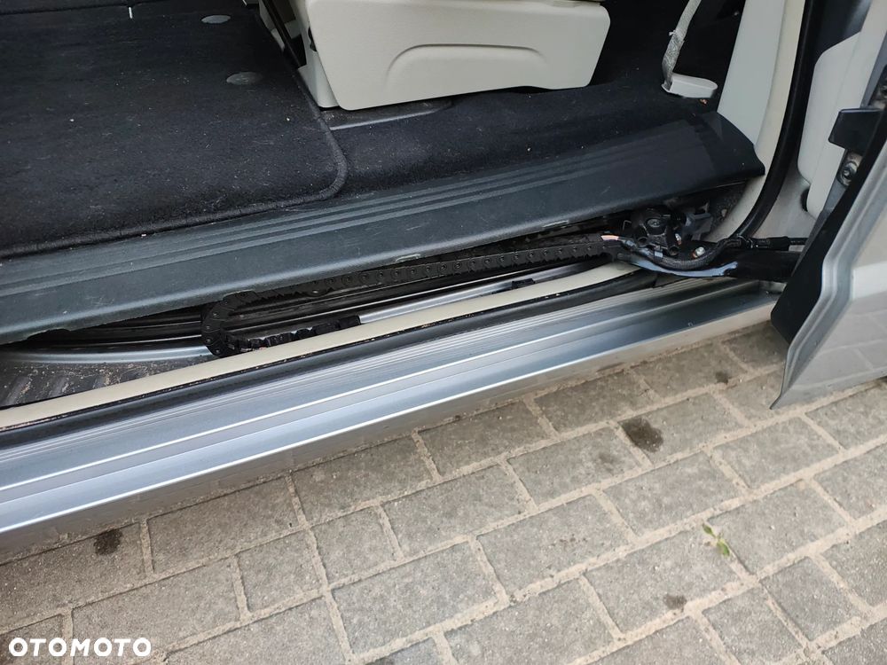 Chrysler Town & Country 3.6 Limited - 34
