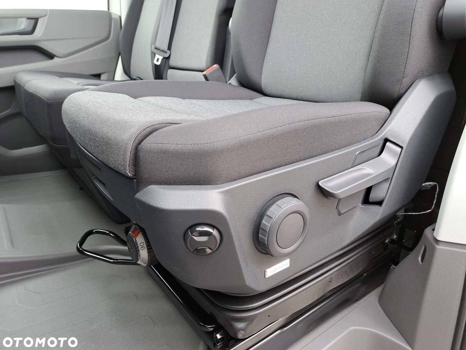 Volkswagen Crafter 35 furgon wysoki dach, 2,0 TDI 177KM, przedni, 6-bieg manualna 3640 mm, Euro 6 - 12
