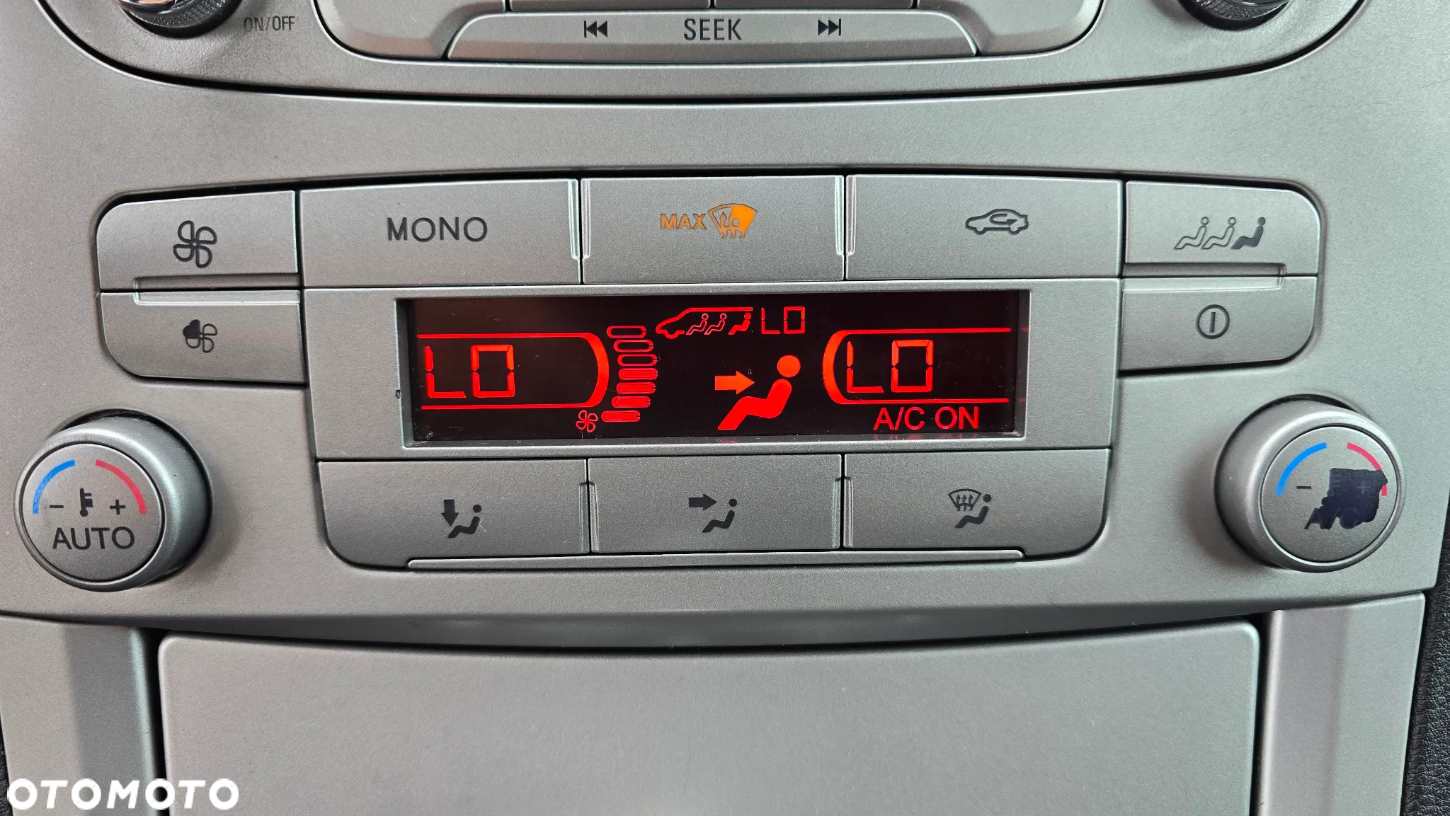 Ford Galaxy 2.0 TDCi Ghia - 18