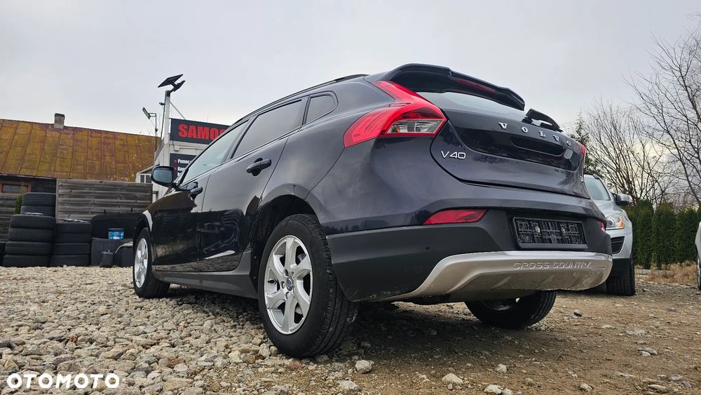 Volvo V40 Cross Country D2 Summum - 2