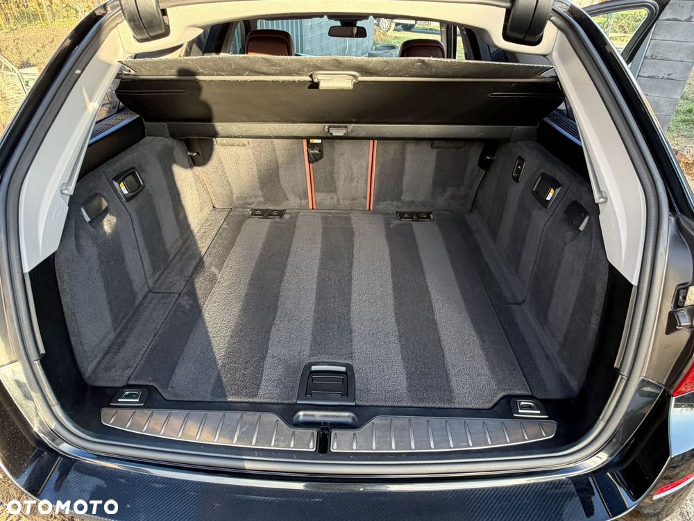 BMW Seria 5 525d xDrive - 15