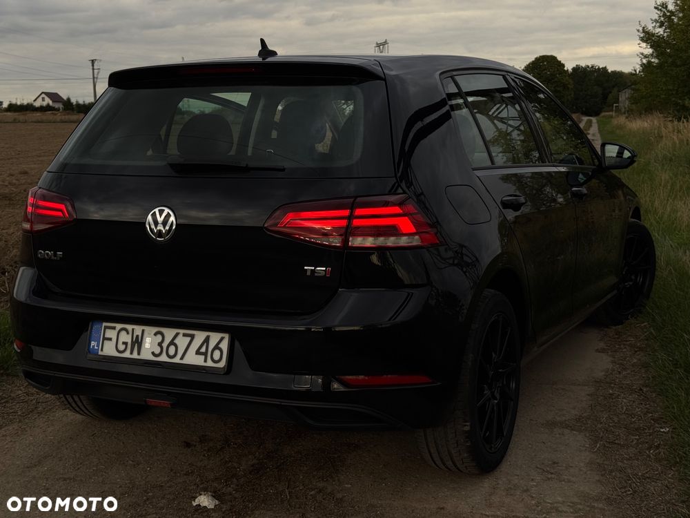 Volkswagen Golf - 2