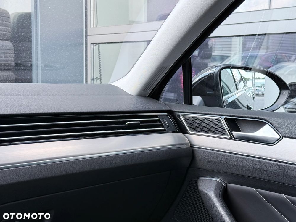 Volkswagen Passat Variant 2.0 TSI Elegance DSG - 22