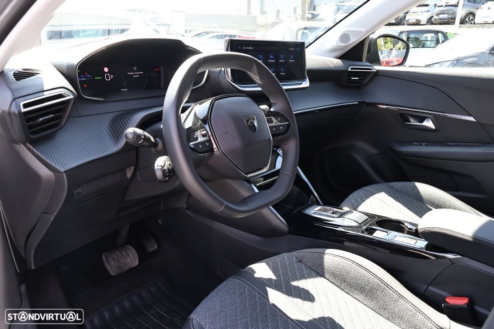 Peugeot e-208 Allure - 13