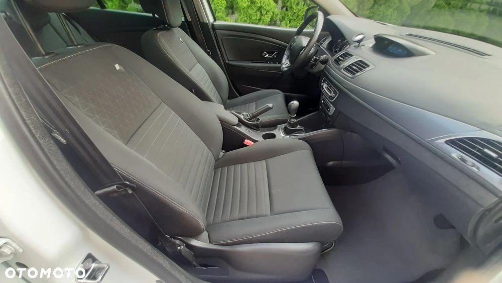 Renault Megane 1.6 16V 110 LIMITED - 28