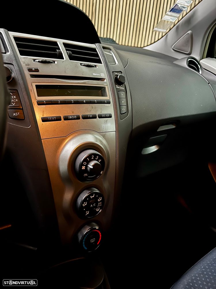 Toyota Yaris 1.0 VVT-i ACtive+AC - 10