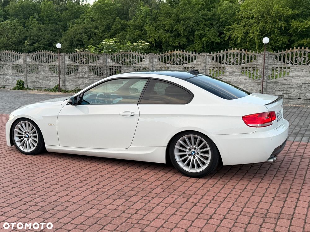 BMW Seria 3 330d M Sport Edition - 8