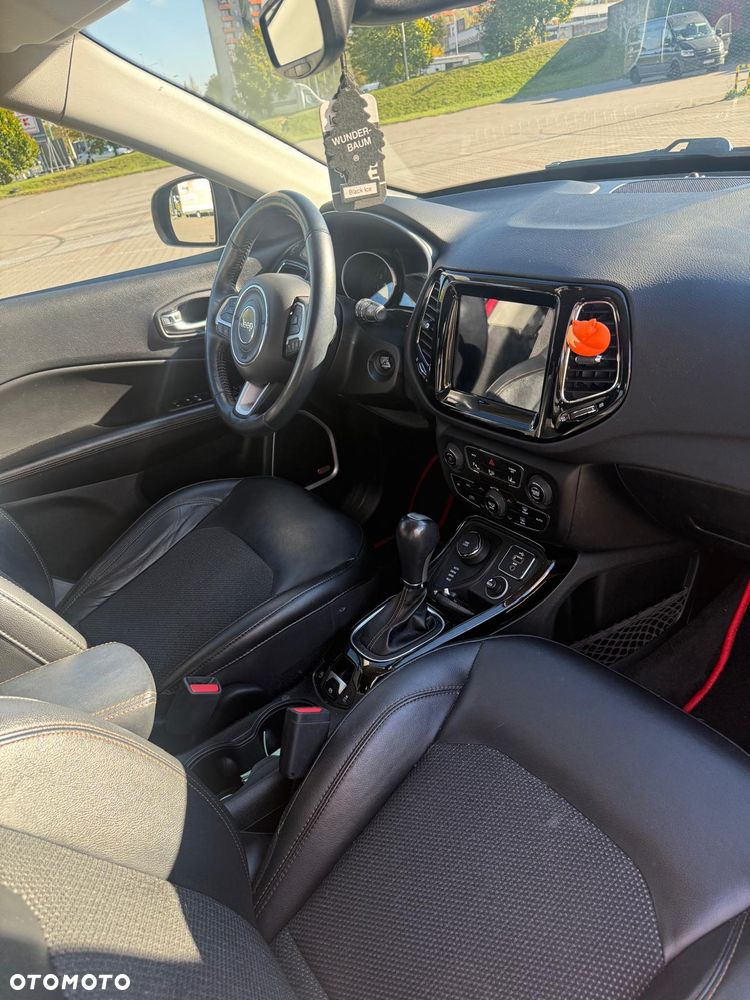 Jeep Compass - 12