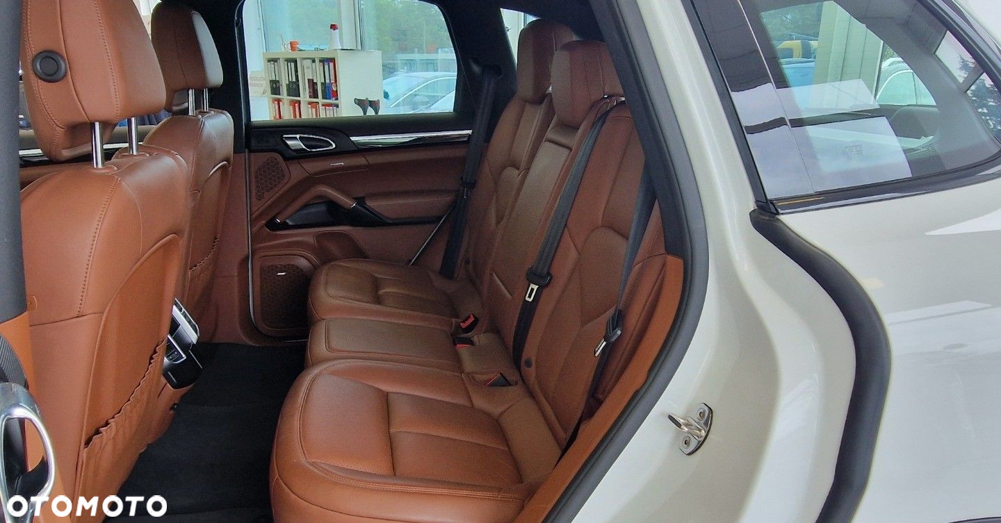 Porsche Cayenne - 13