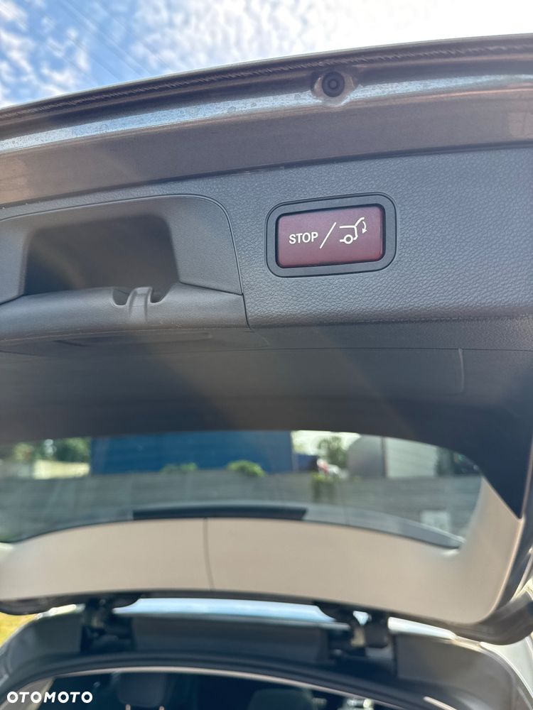 Mercedes-Benz GLC 250 d 4Matic 9G-TRONIC AMG Line - 16