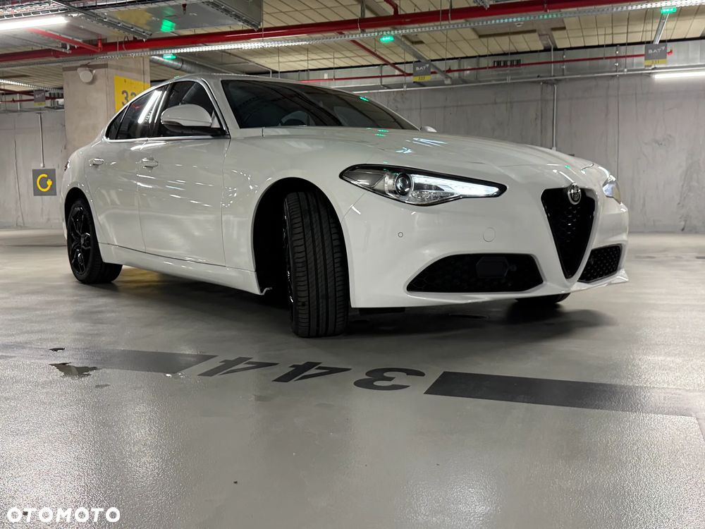 Alfa Romeo Giulia - 1