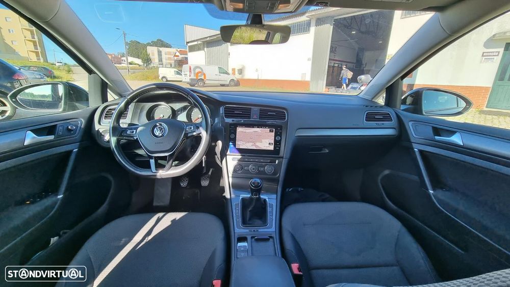 VW Golf Variant 1.6 TDi Confortline - 24