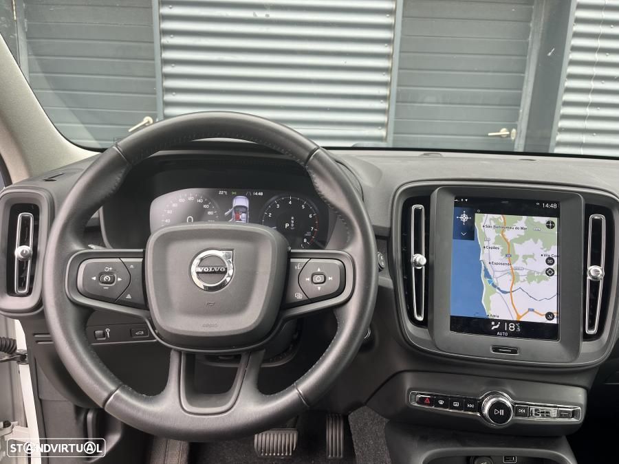 Volvo XC 40 1.5 T2 Momentum Geartronic - 9