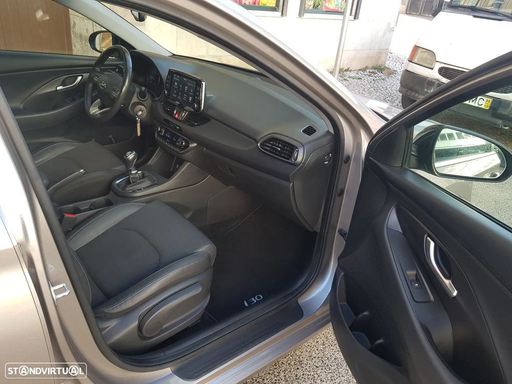 Hyundai i30 1.6 CRDi Launch Edition - 33