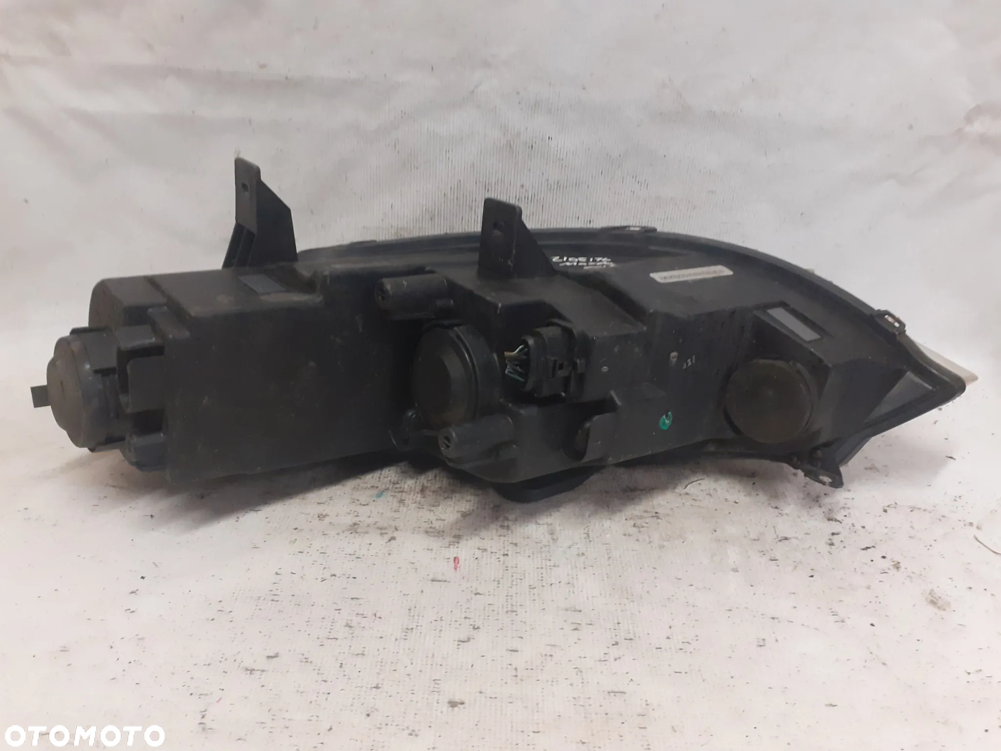 .  PRZOD PRZEDNIA LAMPA PRAWA MG MG6 - 5