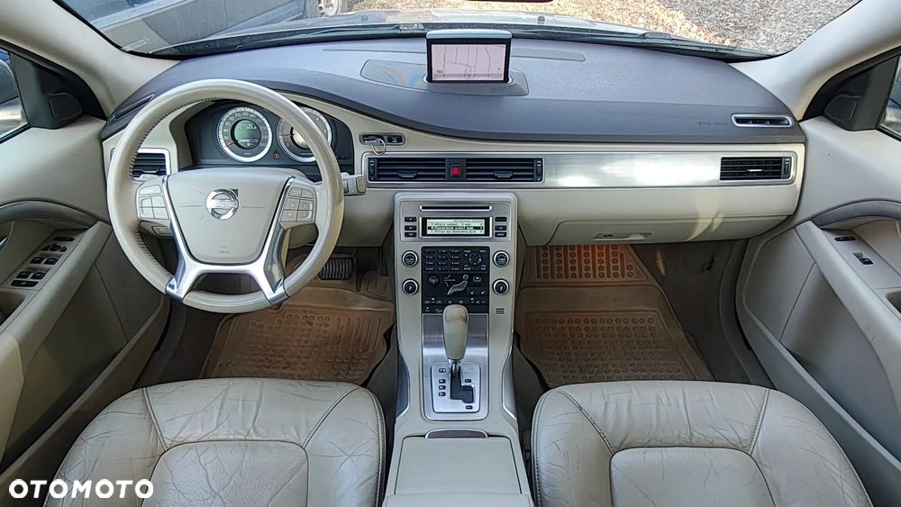 Volvo XC 70 - 8