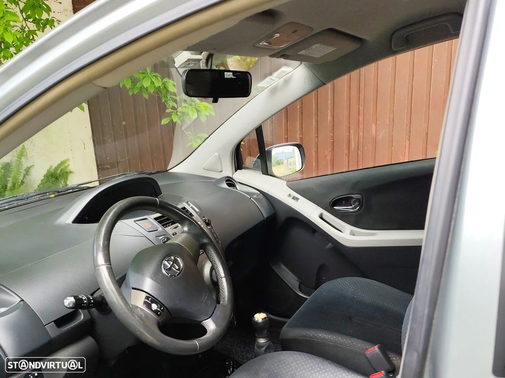 Toyota Yaris 1.0 VVT-i Rock in Rio - 3