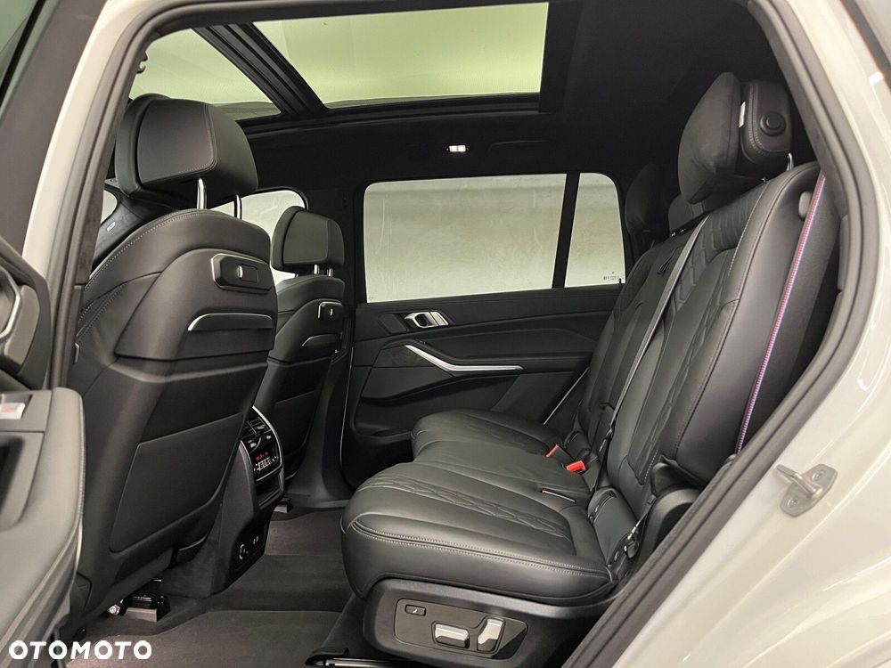 BMW X7 - 27