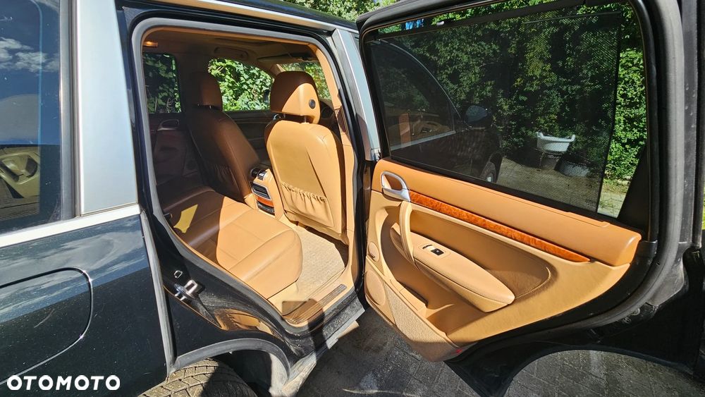 Porsche Cayenne - 13