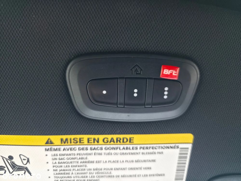 Chrysler Pacifica - 15