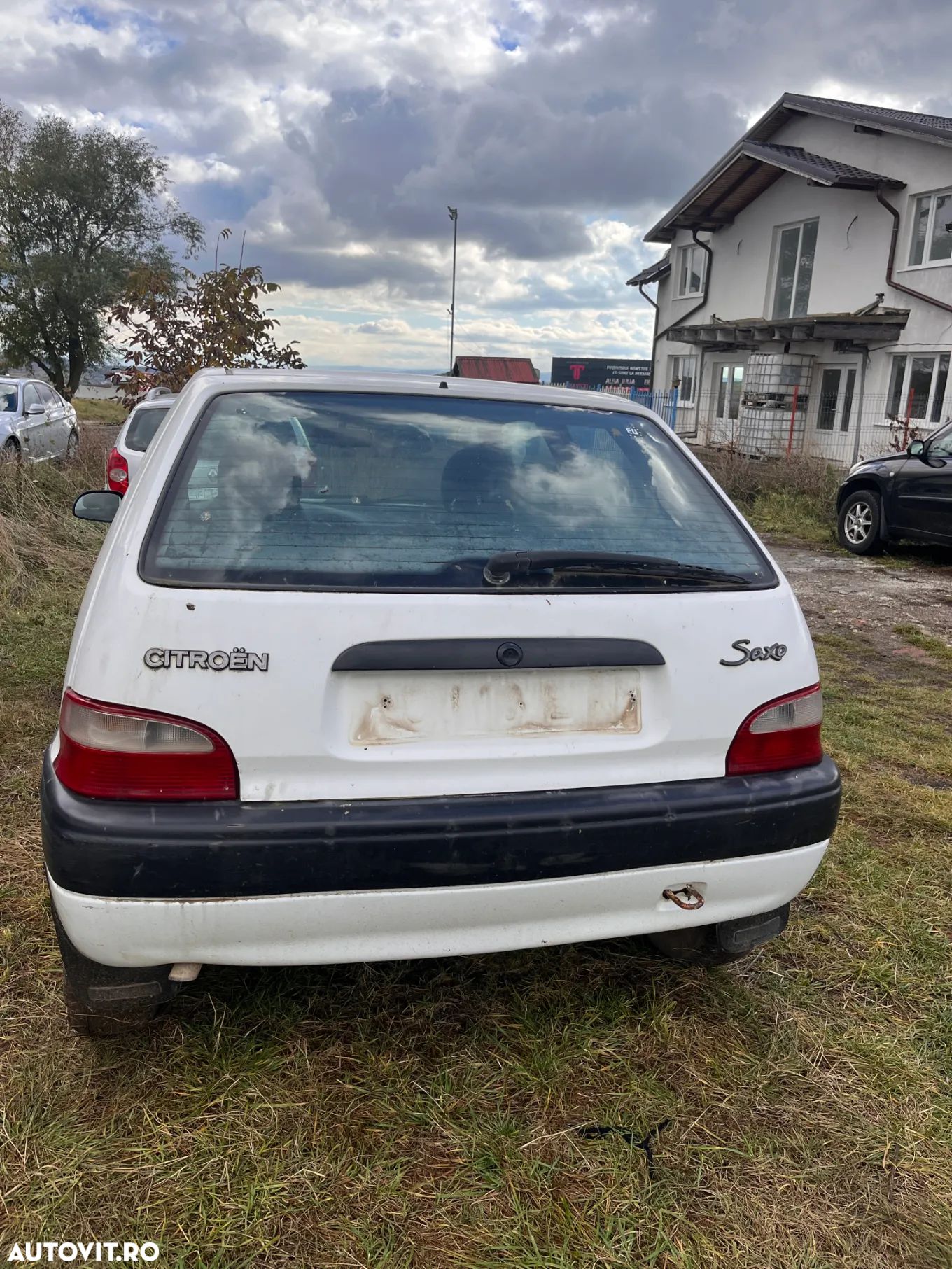 Dezmembrez piese Citroen Saxo - 1
