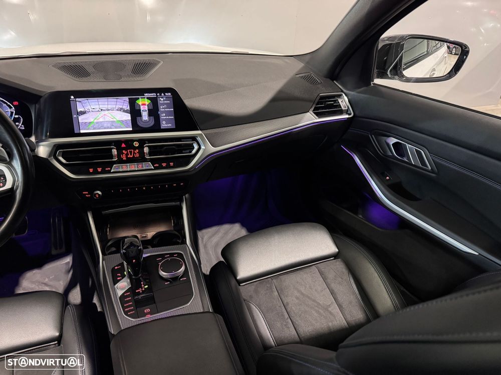 BMW 330 e Touring Pack Desportivo M Auto - 18