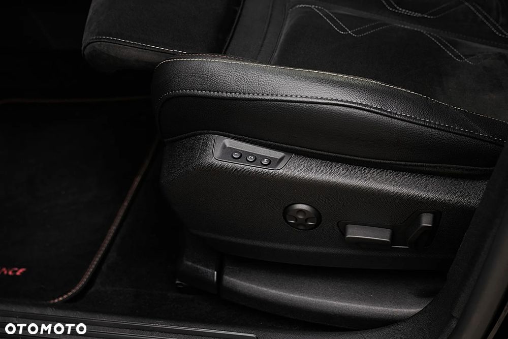 DS Automobiles DS 7 Crossback 1.6 PureTech Performance Line + - 17