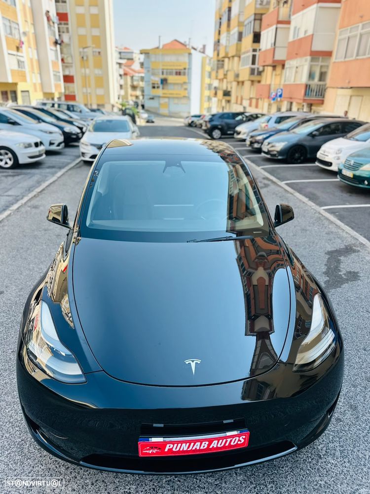 Tesla Model Y Standard RWD - 3