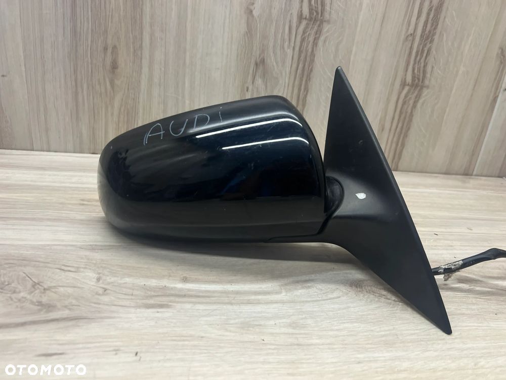 LUSTERKO PRAWE AUDI A6 C6 5PIN - 3