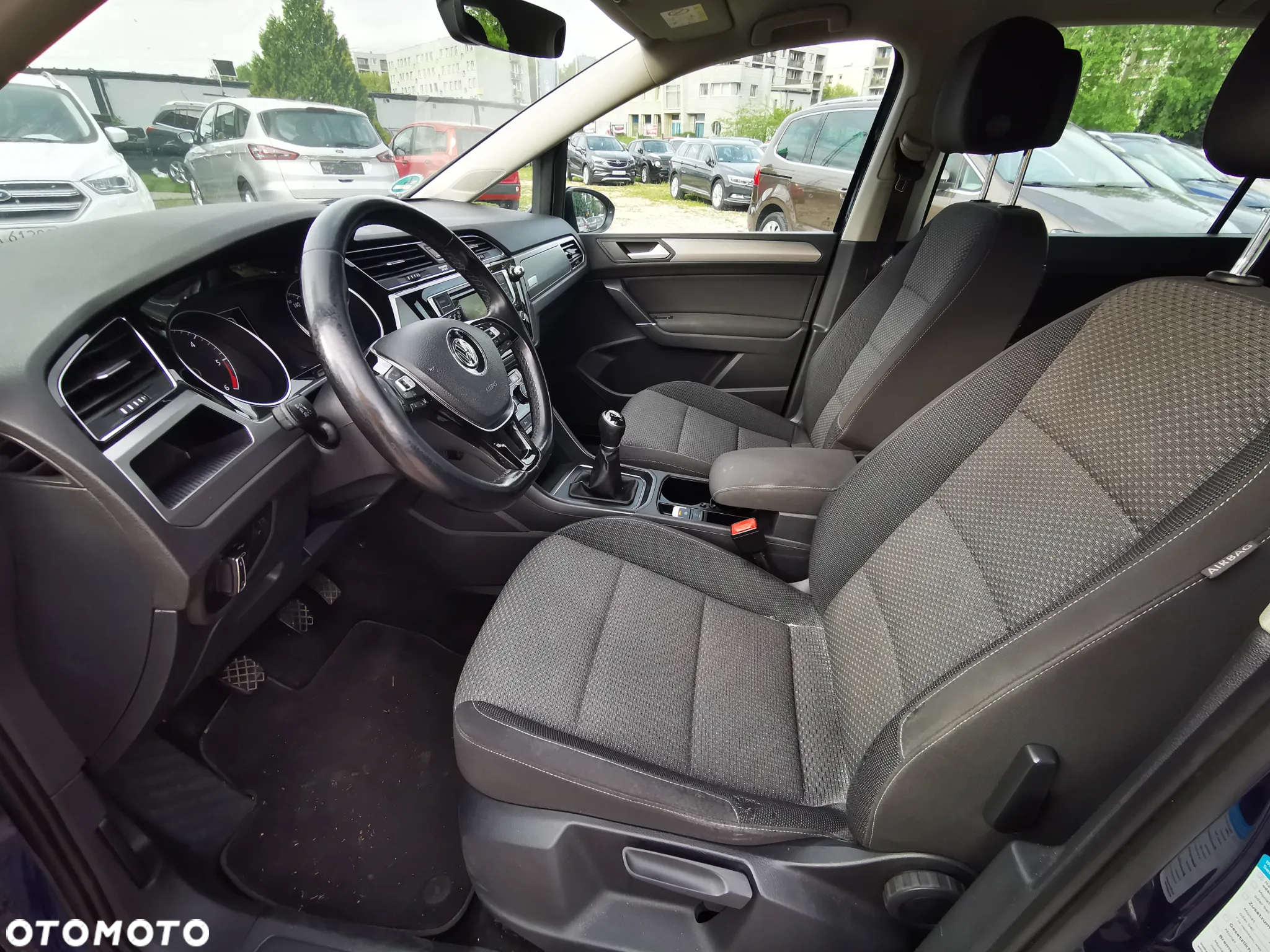 Volkswagen Touran 1.6 TDI SCR BlueMotion Technology Comfortline - 10