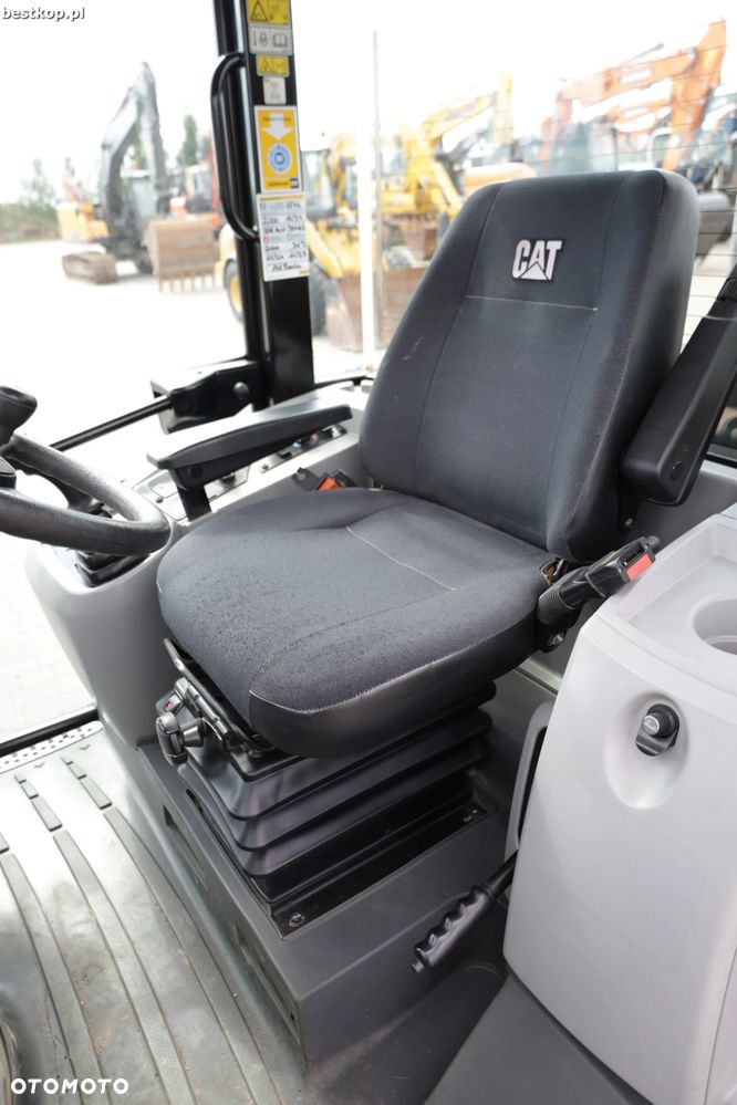 Caterpillar CAT 906M - 29