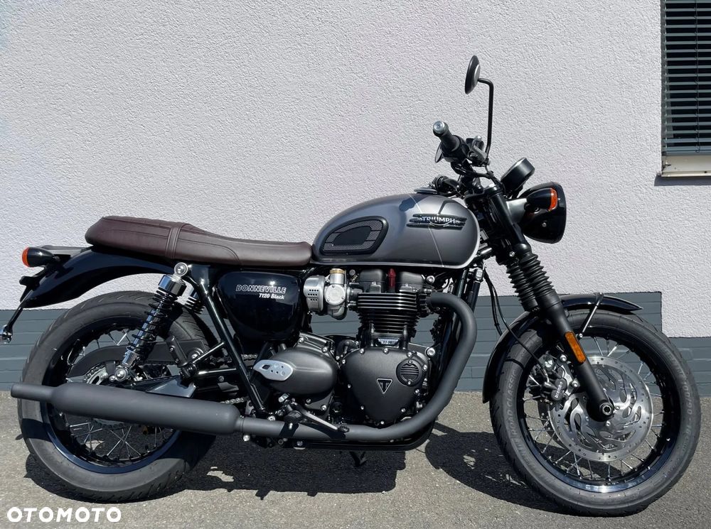 Triumph Bonneville - 19