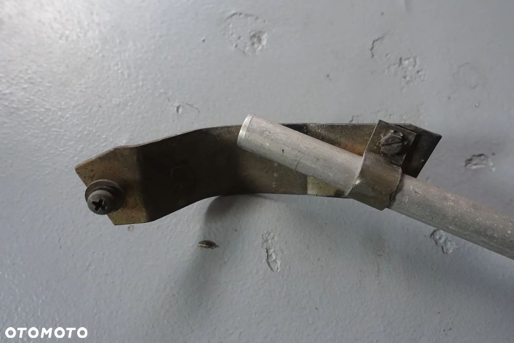 ANTENA MERCEDES 123 COUPE 77r. BECZKA MANUALNA - 2