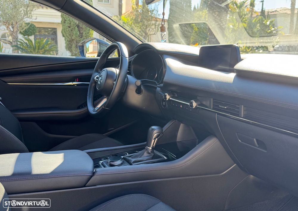 Mazda 3 2.0 e-Skyactiv-G Homura AT - 10